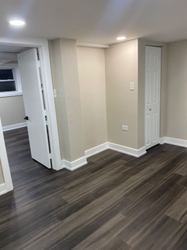 Building Photo - 1525 S 60th Ct