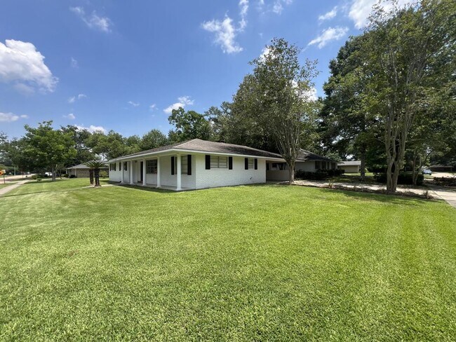 Foto del edificio - 10444 Browning Dr