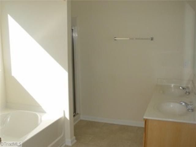 Foto del edificio - 1209 Turney Ct