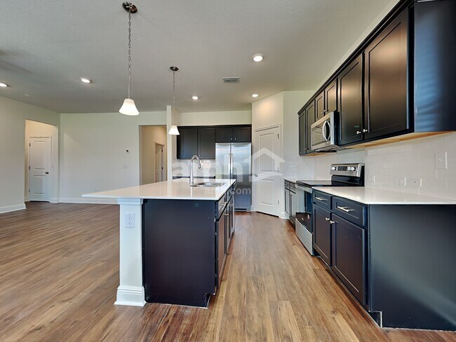 Foto del edificio - 27537 St Andrews Ave