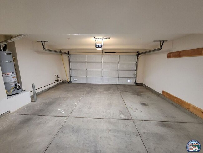 Building Photo - 642 Brewer Rd