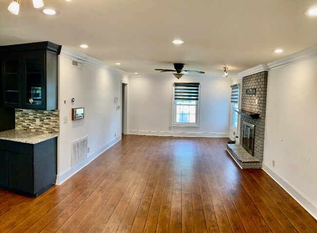 Building Photo - 436 Bristol Bend