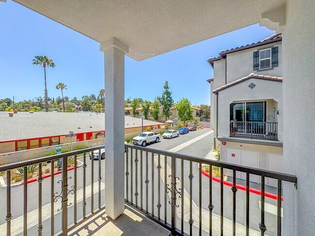 Building Photo - Modern 2BD/2.5BA Corner Unit in Escondido with In-Unit Laundry, Balcony & 2-Car Garage