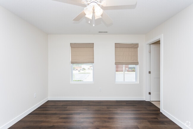 2BR, 2.5BA - 1510 SF - 200 West