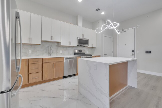 Foto del edificio - Skyline Square Lofts