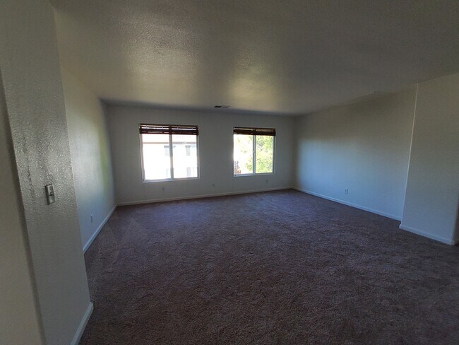 Building Photo - 1728 Croft Ct