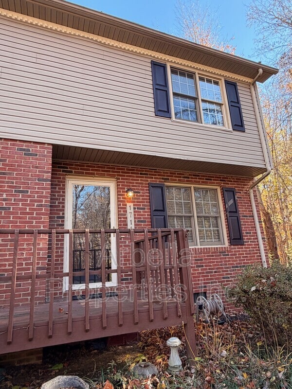 Foto principal - 1711 Herrin Dr