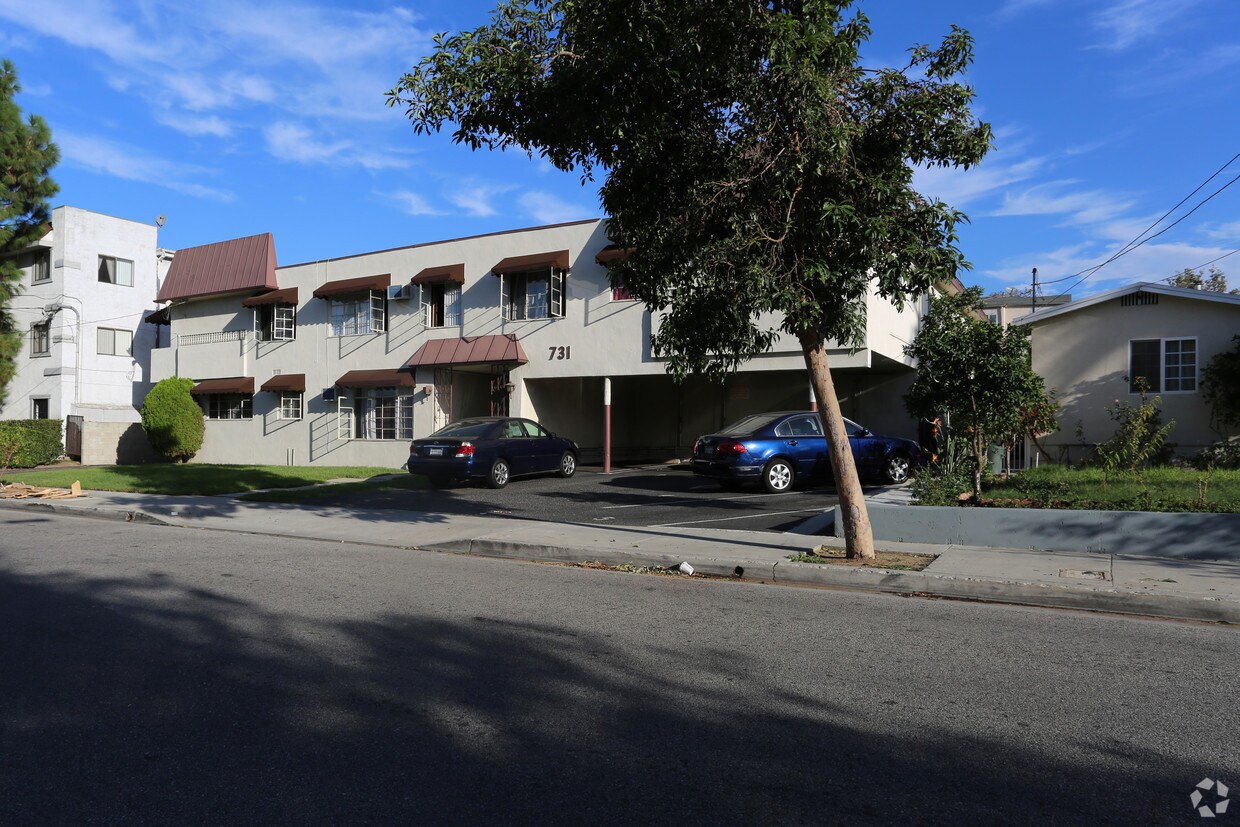 Foto del edificio - 731 E Windsor Rd