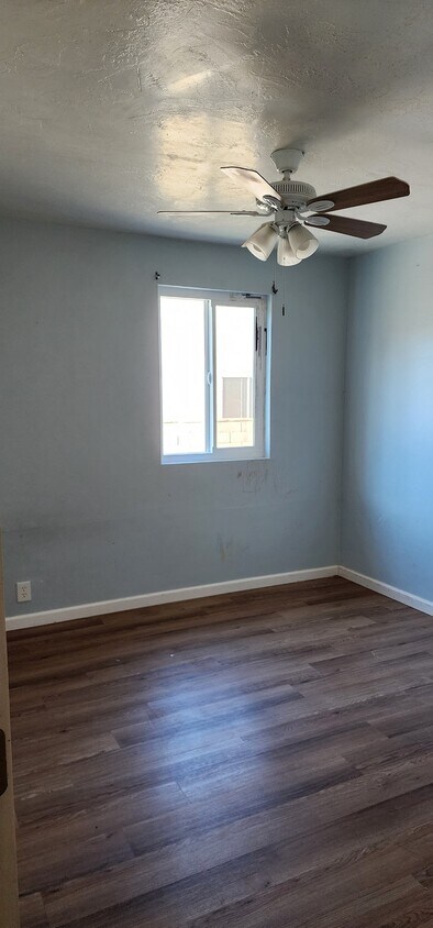 Foto principal - 5890 Challen Ave