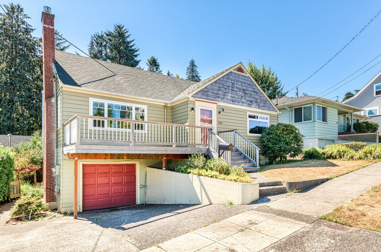 365 Franklin Ave, Astoria, OR 97103 House Rental in Astoria, OR
