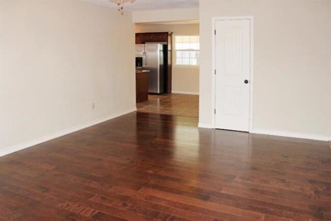 Building Photo - 404 SW 71st St