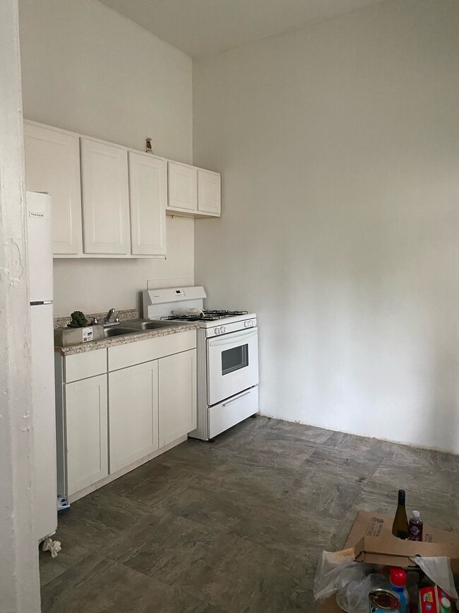 Building Photo - 7819 St Charles Ave