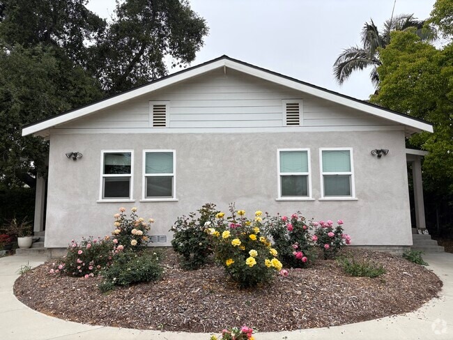 Building Photo - 315 E Woodbury Rd