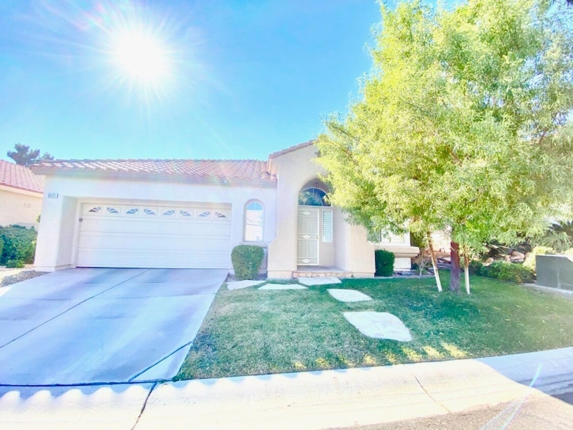 Primary Photo - Gorgeous Summerlin Home 3 bedroom with 2 F...