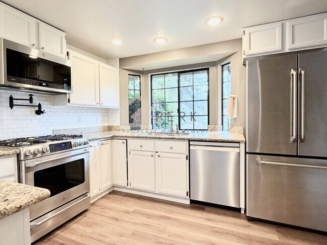 Foto del edificio - Beautifully Updated 3-Bedroom Home with A/C, Fenced Yard & Modern Finishes