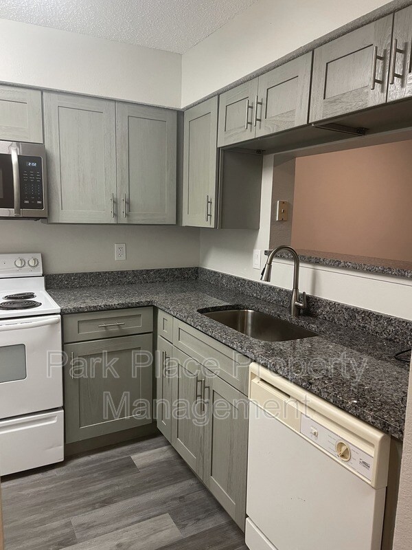 208 Afton Square Unit 102, Altamonte Springs, FL 32714 Condo for Rent