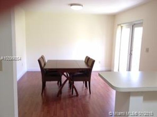 Building Photo - 10194 SW 137th Ct