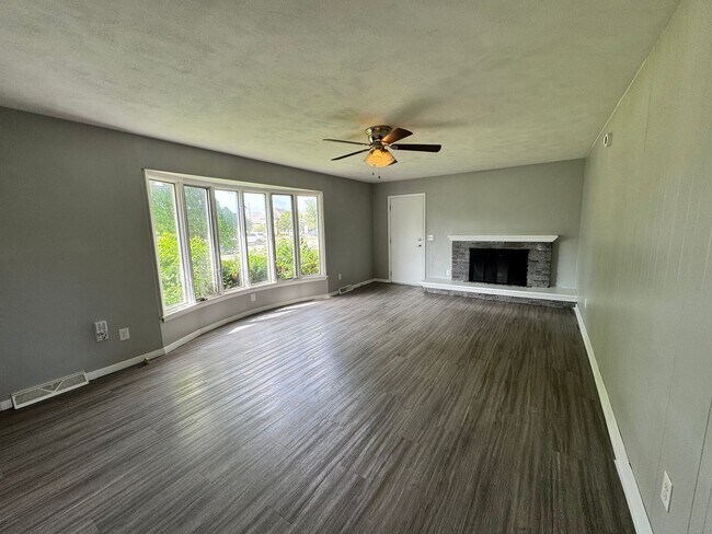 Foto del edificio - 1359 W 53rd St