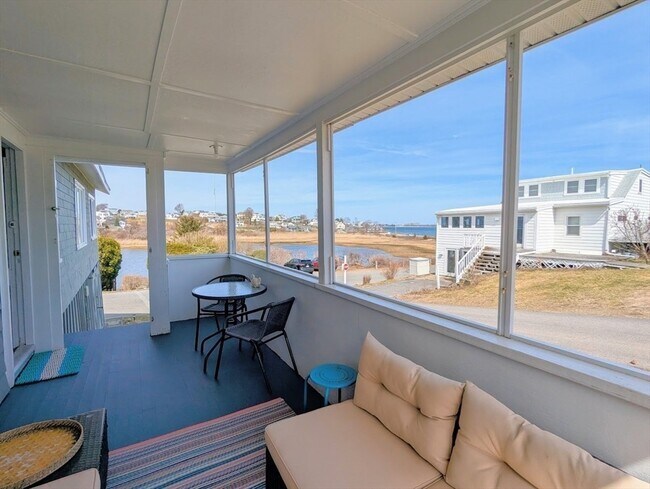 Foto del edificio - 12 Cove Rd