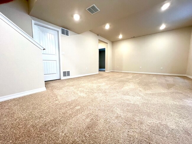 Building Photo - 5744 Heathland Terrace