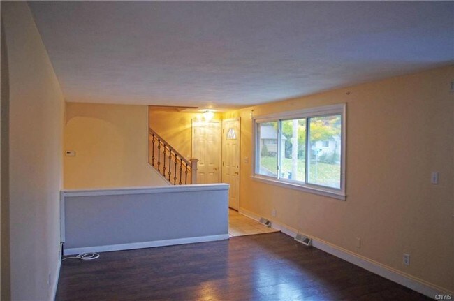 Building Photo - 217 Dixon Dr