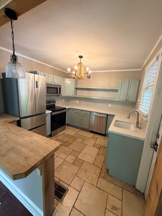 Foto del edificio - Beautiful 2 Bedroom Unit near LSUS!