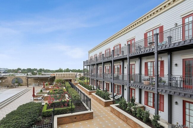Foto del edificio - 7707 Bluebonnet Blvd