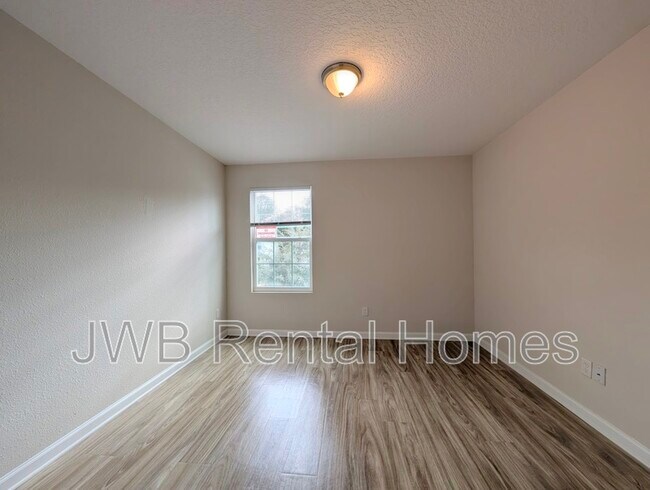 Foto del edificio - 7863 Playschool Ln