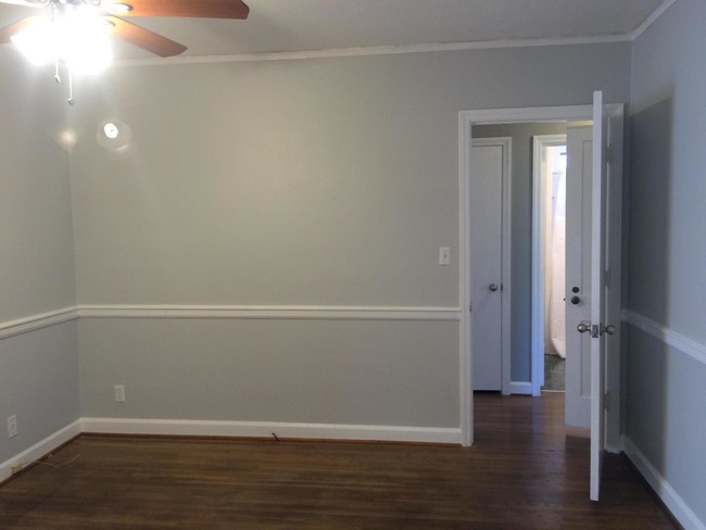 Foto del edificio - 844 Linden Hall Rd