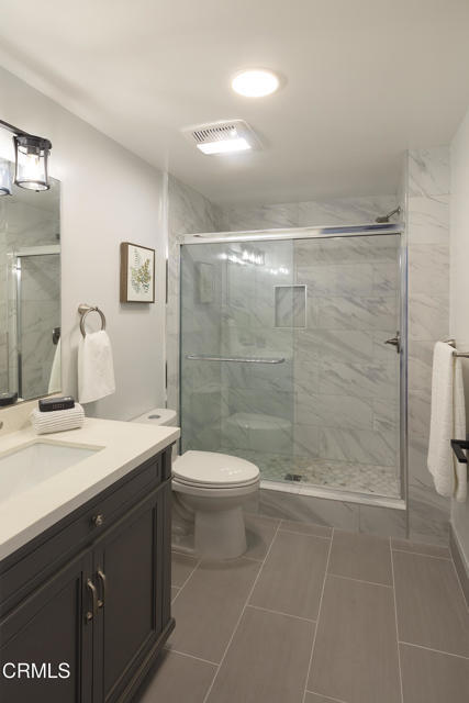 Foto del edificio - 1300 W Mission Blvd