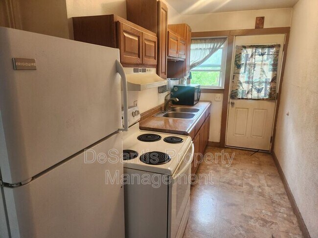 Foto del edificio - 732 Idlewood Ave