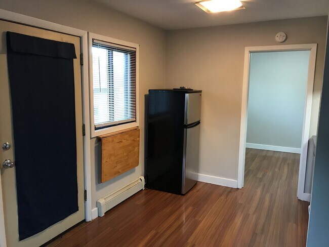 Building Photo - 1006 Randolph Ave