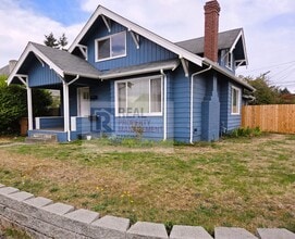 Building Photo - 5321 S Oakes St
