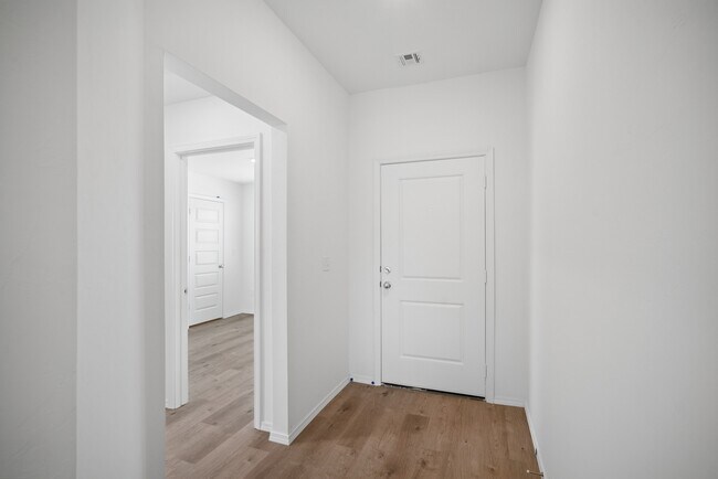 Foto del edificio - 2123 W 30th Pl