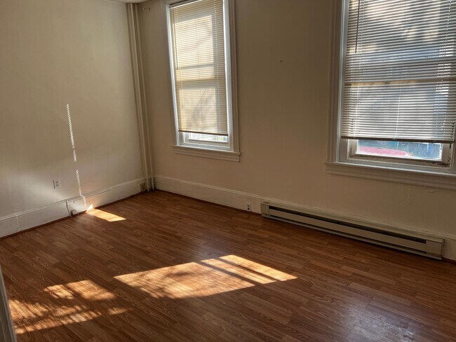 Building Photo - 4516 Longshore Ave