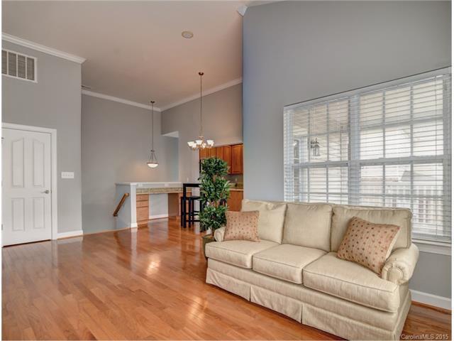 Living Room - 15322 Pahlmeyer Ln