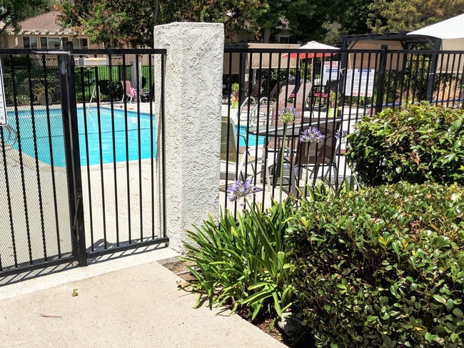 Building Photo - 655 Marshall Ct