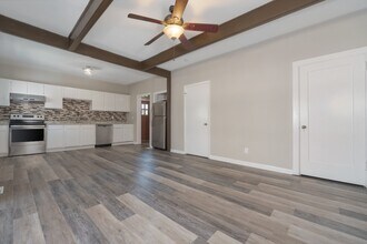 Building Photo - 216 Redan St