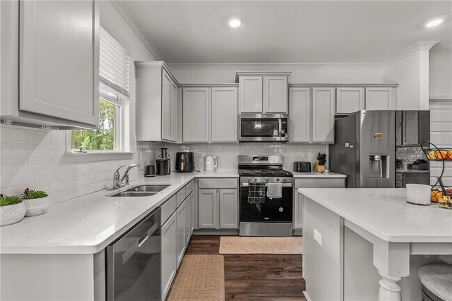 Building Photo - 379 Blue Juniper Cir
