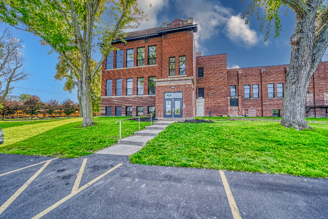 Building Photo - 460 Wheatfield St