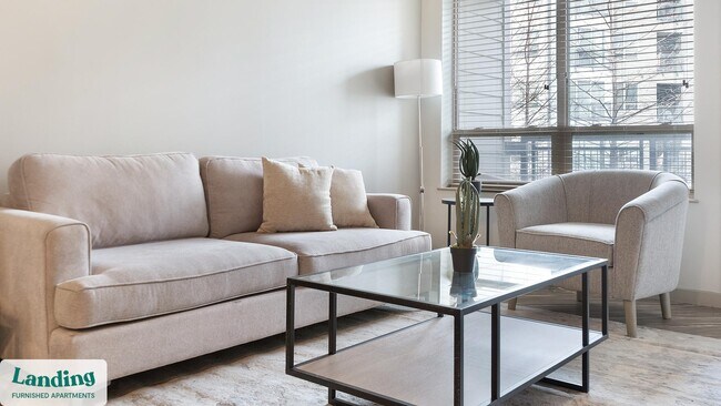 Foto del edificio - 5800 Highlands Plaza Dr