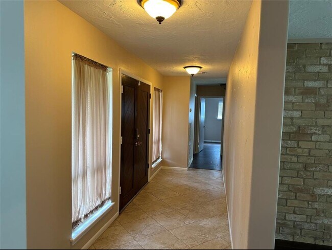Foto del edificio - 17406 Spicewood Springs Ln