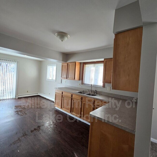 Foto del edificio - 644 E Meyers Ave