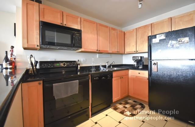Foto del edificio - 655 W Irving Park Rd