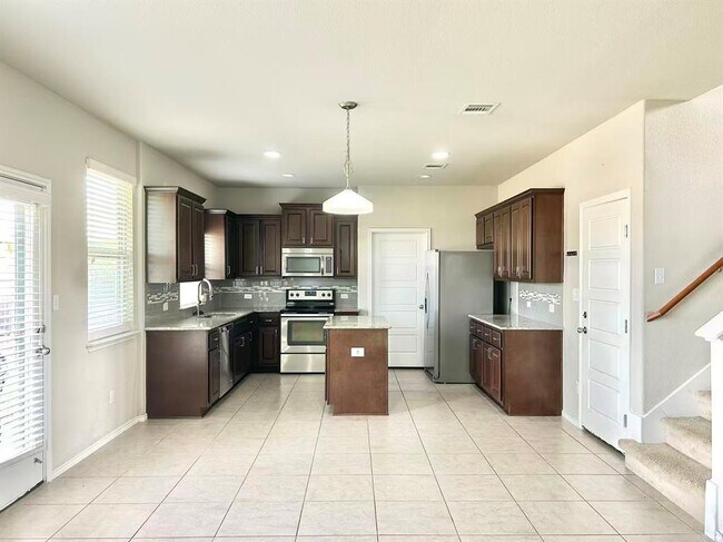 Foto del edificio - 17612 Bridgefarmer Blvd