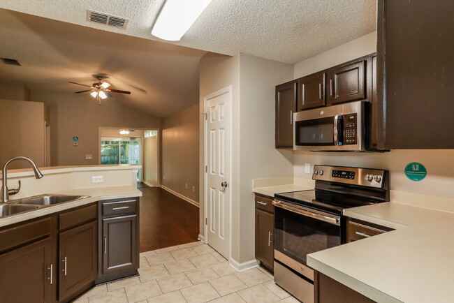 Building Photo - 10383 Brookwood Bluff Rd N