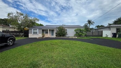 Building Photo - 3325 S Lake Dr