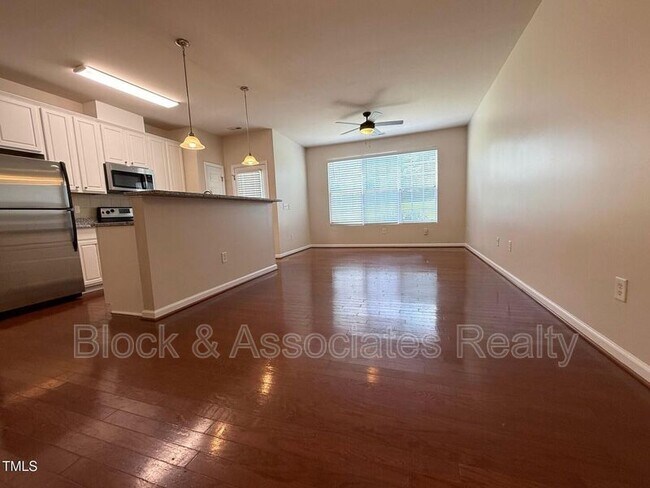 Building Photo - 921 Shining Wire Way