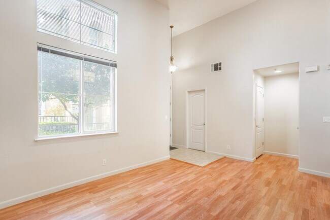 Foto del edificio - 3 bedroom in Santa Clara CA 95054