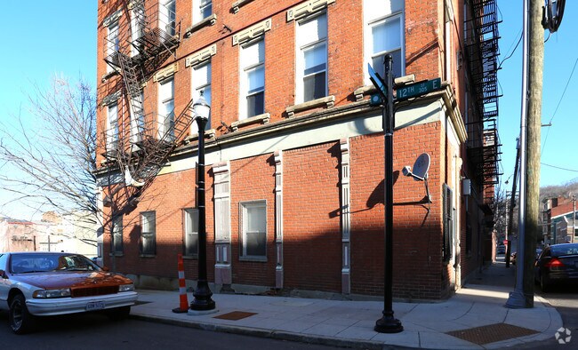 Building Photo - 1201-1203 Broadway